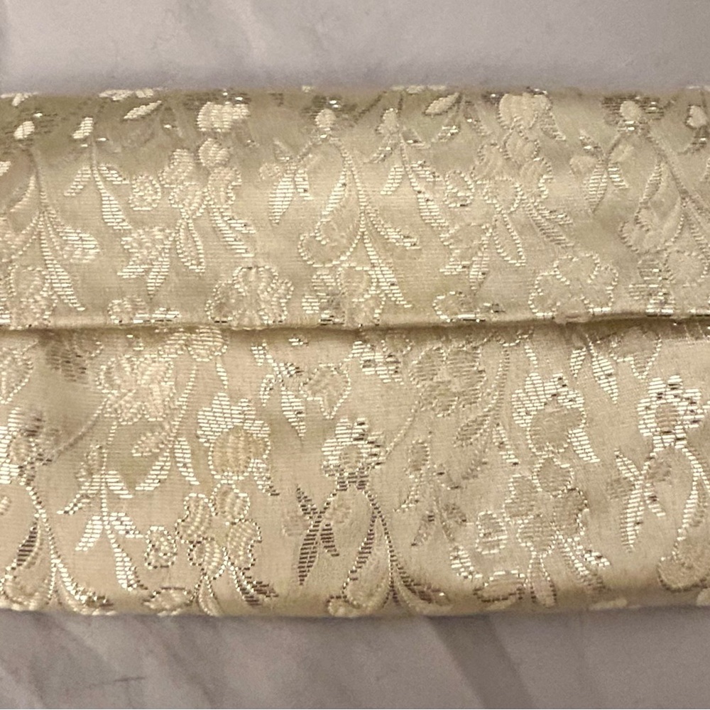 Vintage Buxton Cream and Silver Clutch